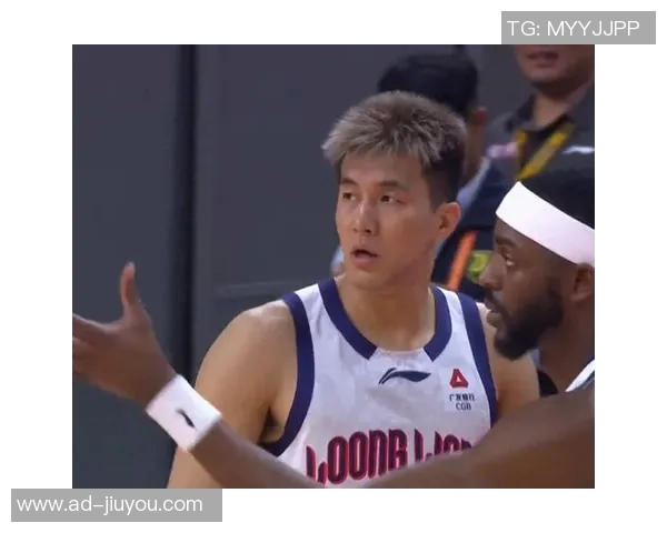 郭艾伦状态平平表现不佳8投仅中3分数和失误成比赛焦点